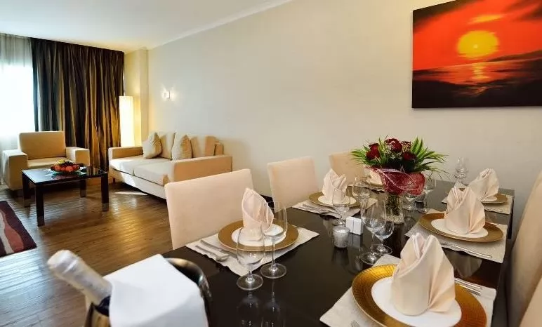 Résidentiel Propriété prête 2 chambres F / F Appartement  a louer au Al-Sadd , Doha #8131 - 1  image 